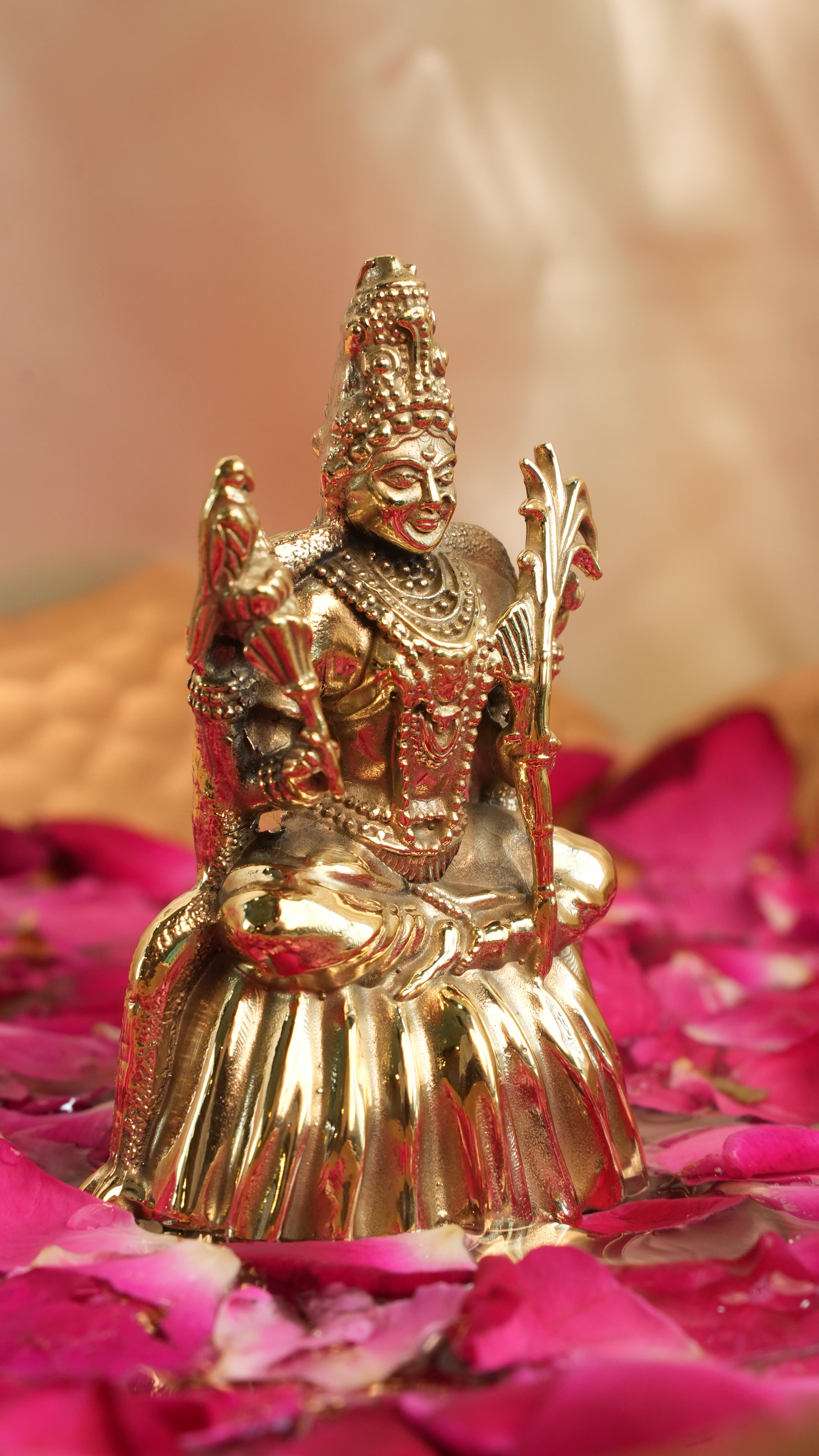 Kamakshi Mata Brass Murti – 3 Inch | Divine Idol of Wisdom, Prosperity & Compassion