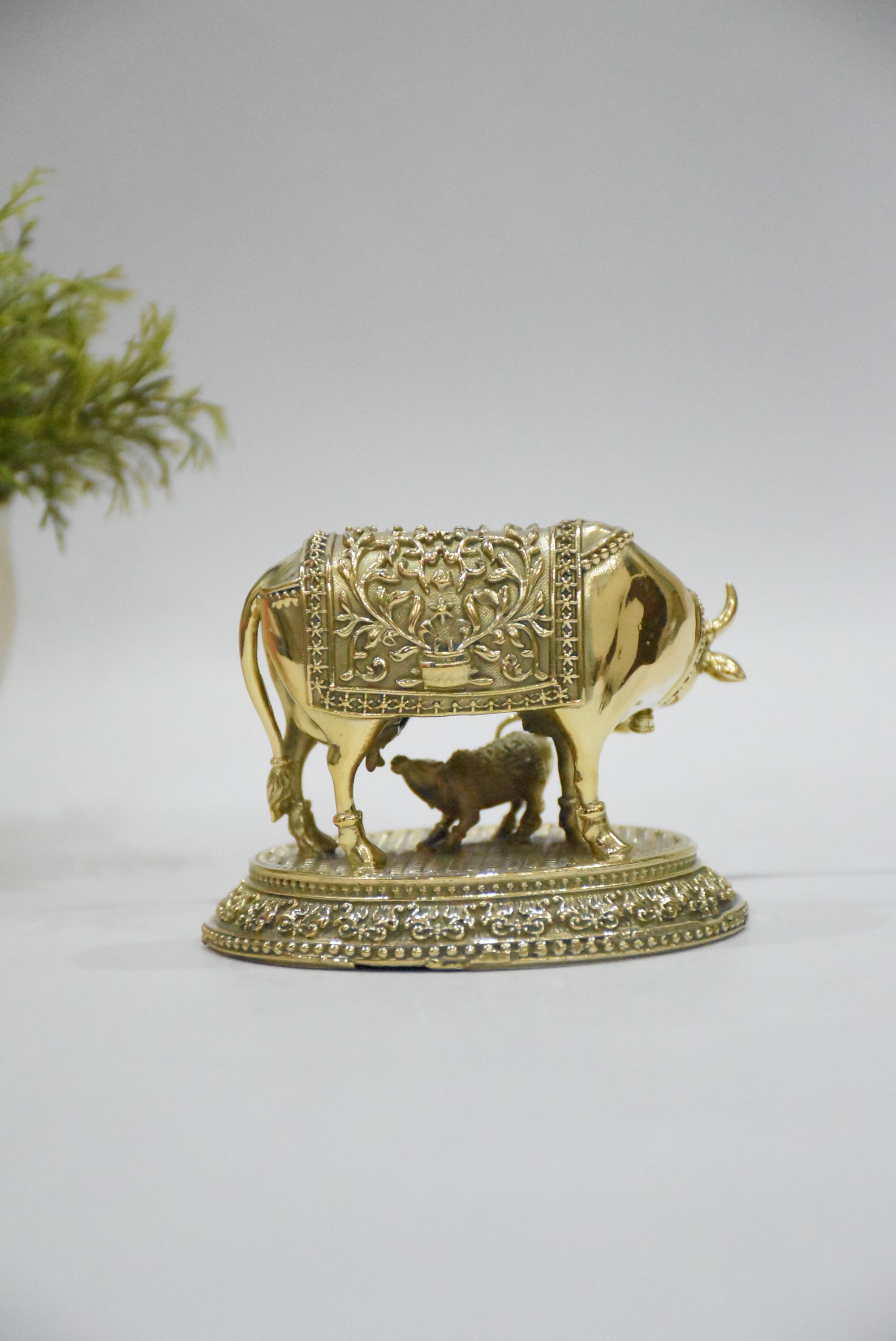 Brass Kamdhenu Cow and Calf Idol | Auspicious Sculpture of Abundance & Harmony