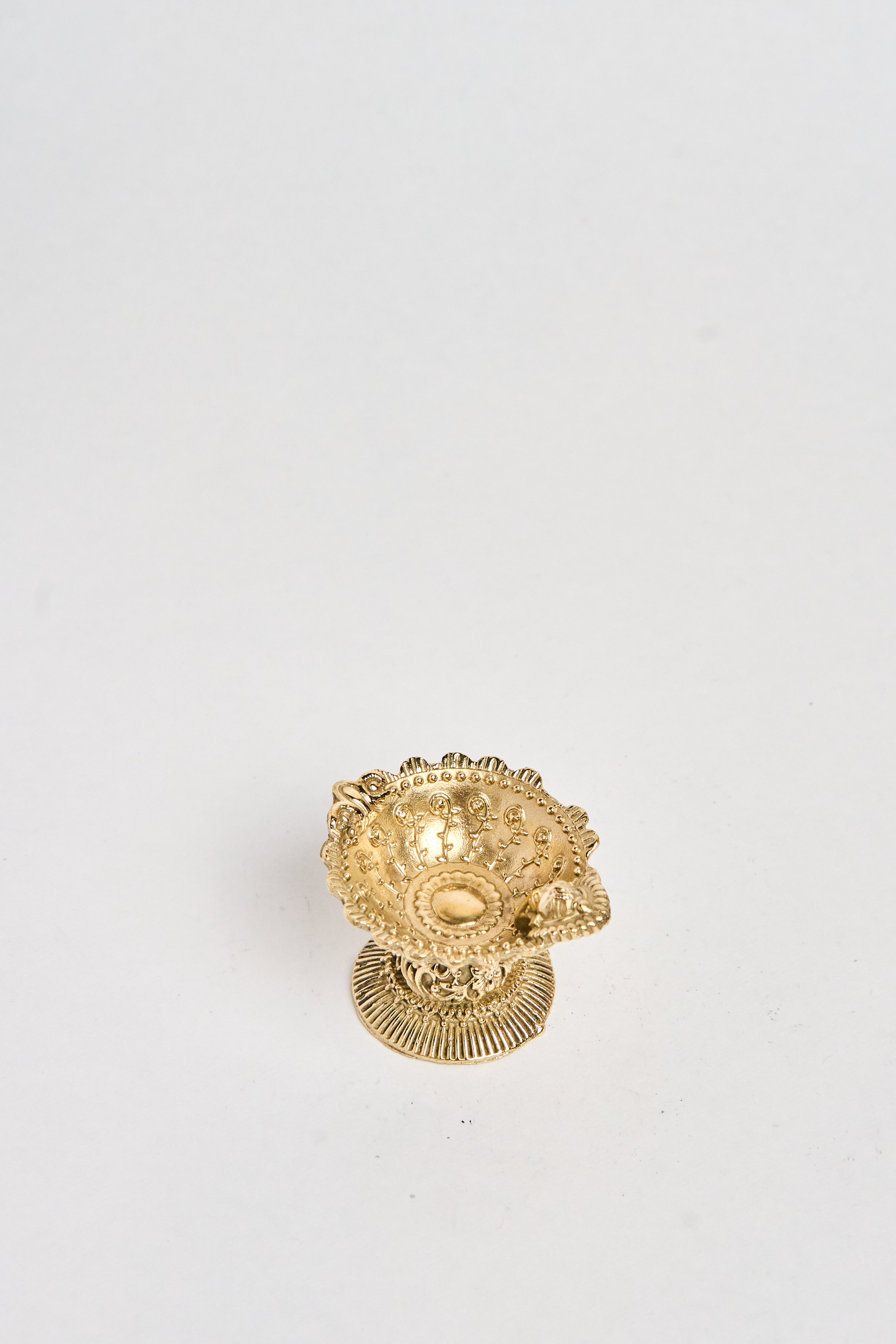 Brass Ganesh Diya – Traditional Lord Ganesha Worship Diya for Prosperity and Blessings