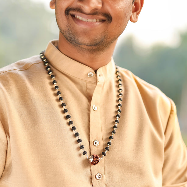 Karungali Mala in Silver-Cap with 5 Mukhi Rudraksha